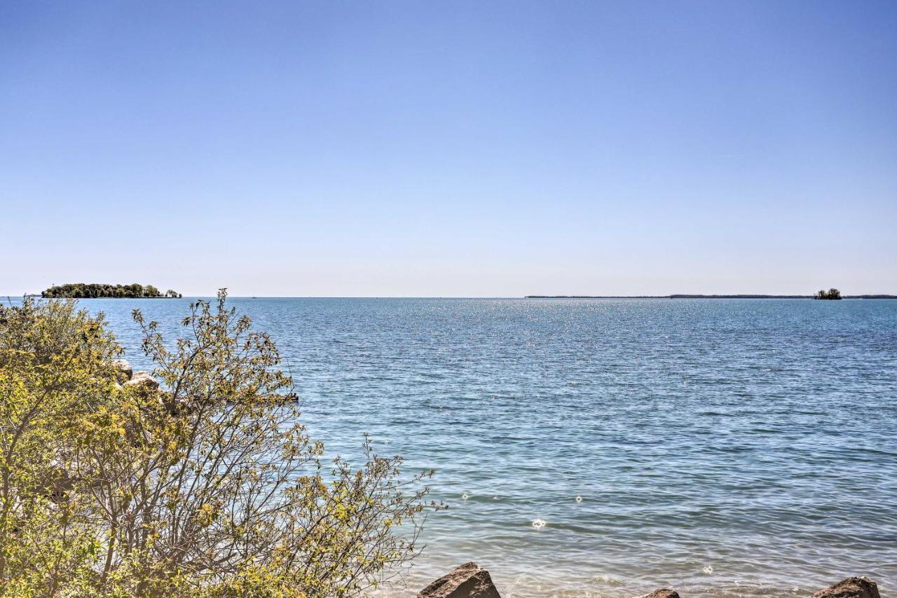 Waterfront Bass Island Retreat With Balcony And Tv Apartment Put-in-Bay Exterior photo