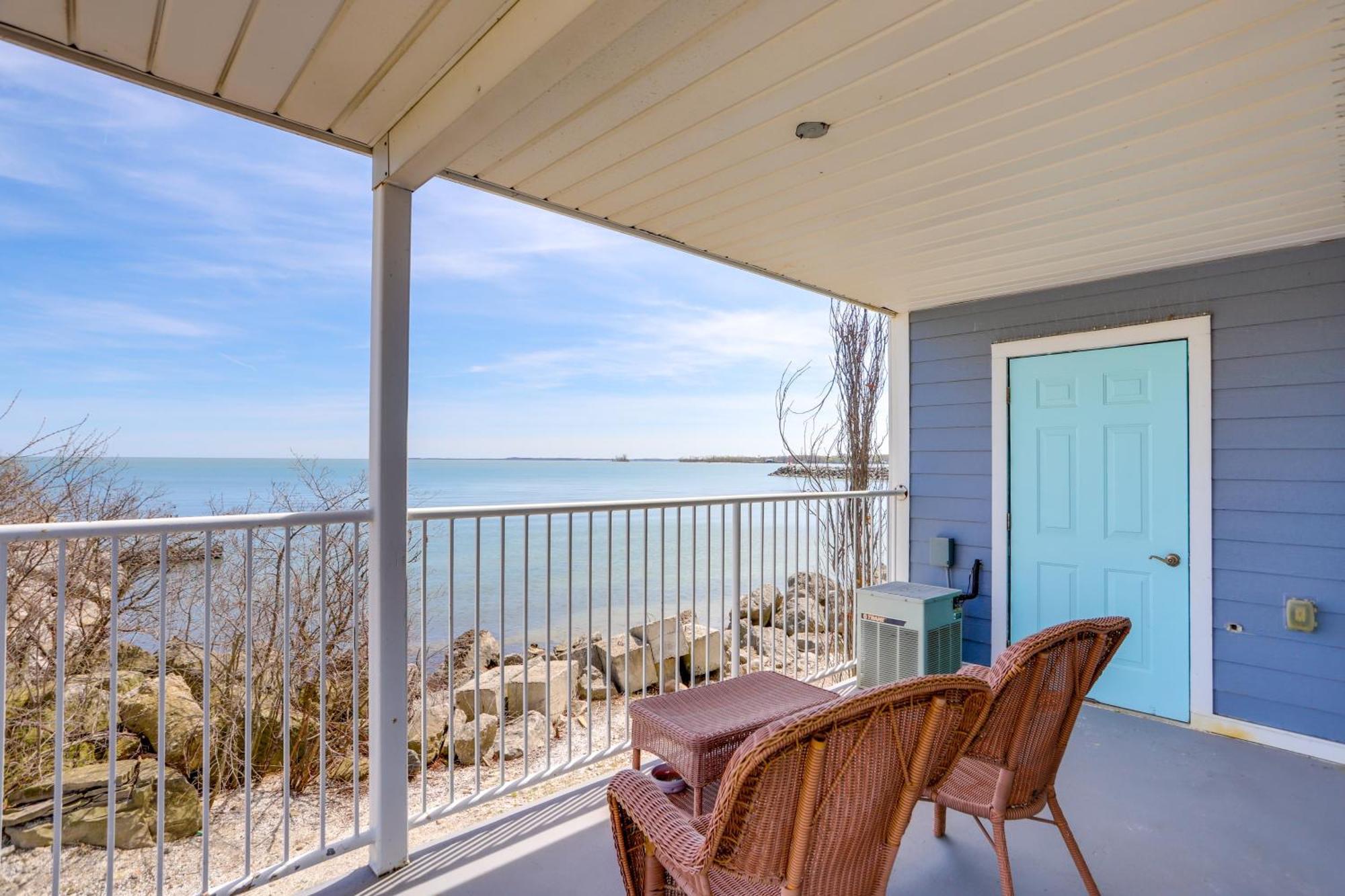 Waterfront Bass Island Retreat With Balcony And Tv Apartment Put-in-Bay Exterior photo