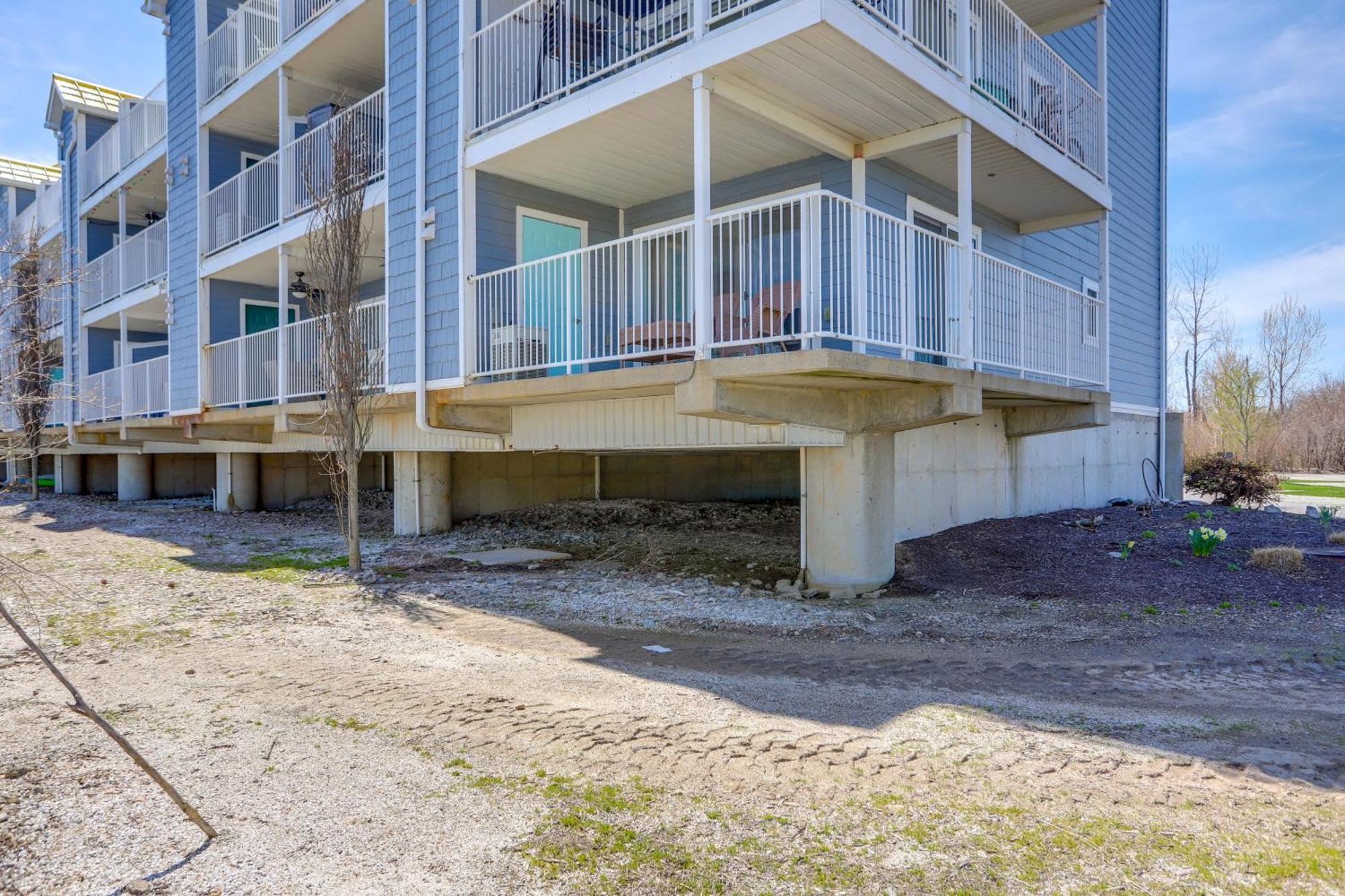 Waterfront Bass Island Retreat With Balcony And Tv Apartment Put-in-Bay Exterior photo